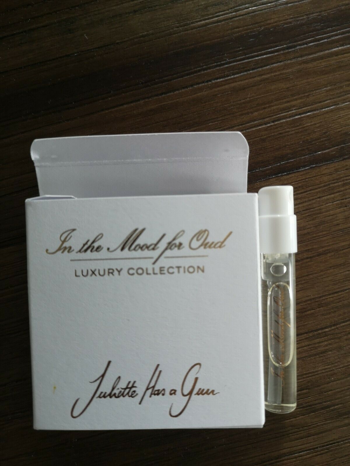 Juliette Has a Gun In the Mood for Oud 1.7ml oficjalna próbka 香水, Juliette Has a Gun In the Mood for Oud 1.7ml официальный образец духов, Juliette Has a Gun In the Mood for Oud 1.7ml uradni vzorec parfuma,